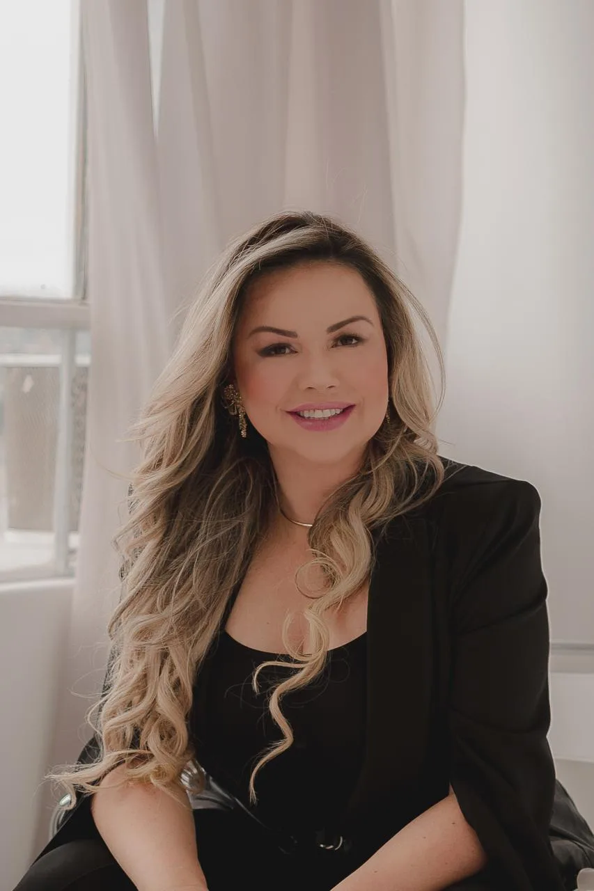 Dra. Érika Silvana Saquetti Martins